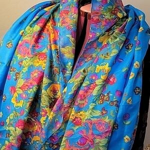 NWT Rikka Scarf Schall